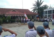 Bertindak Sebagai Pembina Upacara, Kasat Binmas Berikan Edukasi Bahaya Narkoba dan Kenakalan Remaja